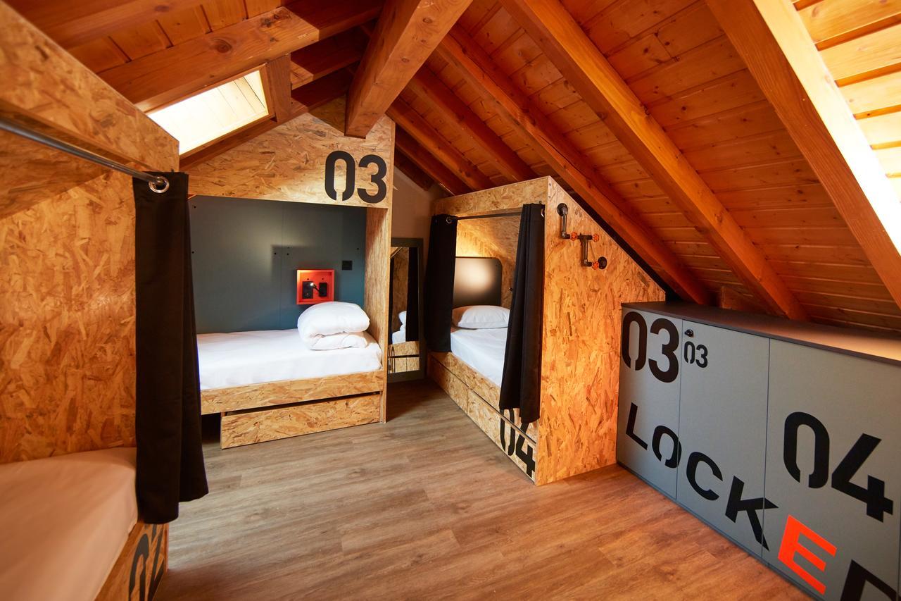 Moontain Hostel Oz Buitenkant foto