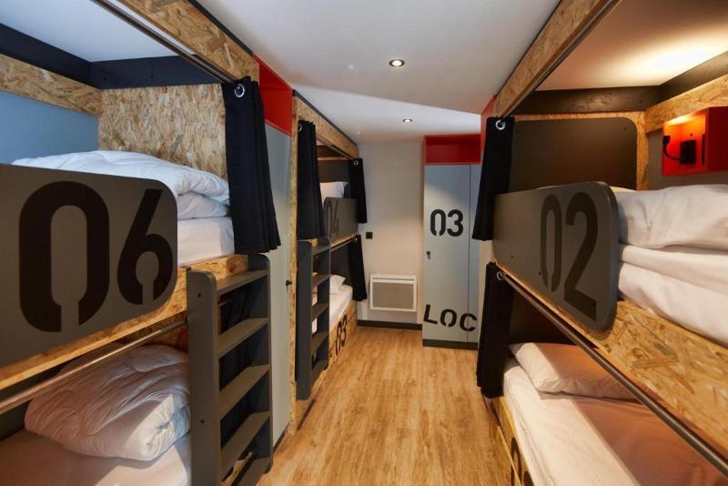 Moontain Hostel Oz Buitenkant foto